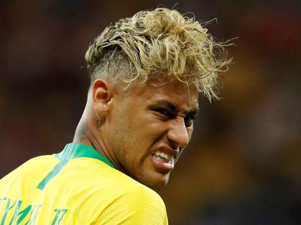 Haarige Angelegenheit: Brasiliens Star Neymar in der Vorrunde.