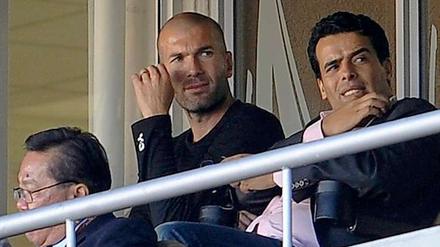 Vor Fans geflüchtet: Zinedine Zidane.