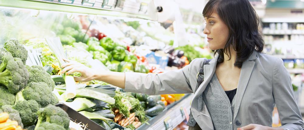 Salat und Tomaten sind fast 40 Prozent teurer als vor einem Jahr. Können sich viele Menschen gesundes Essen bald nicht mehr leisten?