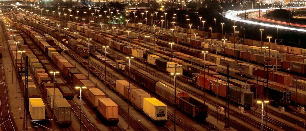Teurer Transport. Der Schienen-Güterverkehr ist sehr kapitalintensiv - bleiben Aufträge aus, bekommt die Sparte rasch Probleme.