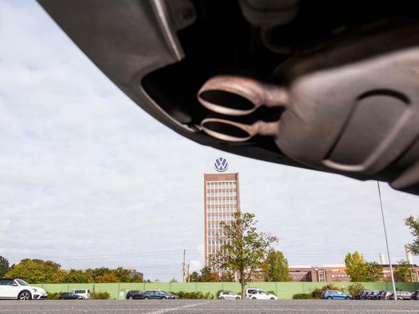 2,4 Millionen Diesel sind allein in Deutschland betroffen. VW meint, nach dem Software-Update hätten die Kunden keinen Schaden mehr. 