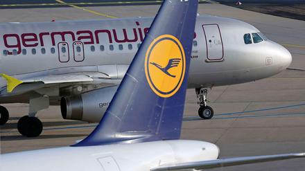 Aus Lufthansa wird Germanwings - vor allem Vielflieger der größten deutschen Airline sind über den Aufstieg der Billig-Tochter nicht erfreut.