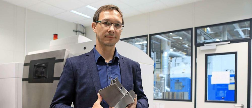 "Wir wollen den 3-D-Druck auch in die alltägliche Produktion integrieren" : Sebastian Piegert, Fertigungsleiter bei Siemens