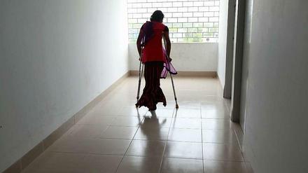 Viele Arbeiter haben bei dem Einsturz Arme oder Beine verloren. Jetzt fehlt ihnen das Geld für Behandlung und Prothesen.