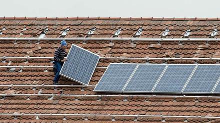 Sonnenfinsternis. In diesem Jahr wurden deutlich weniger neue Photovoltaik-Anlagen installiert als in 2013.