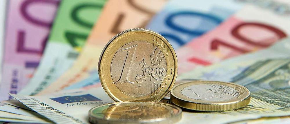 Bund, Länder und Gemeinden sowie die Sozialkassen waren zum Jahresende mit rund 2,04 Billionen Euro verschuldet.