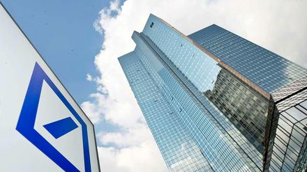 Die Deutsche Bank stockt ihren Kapitalpuffer auf.