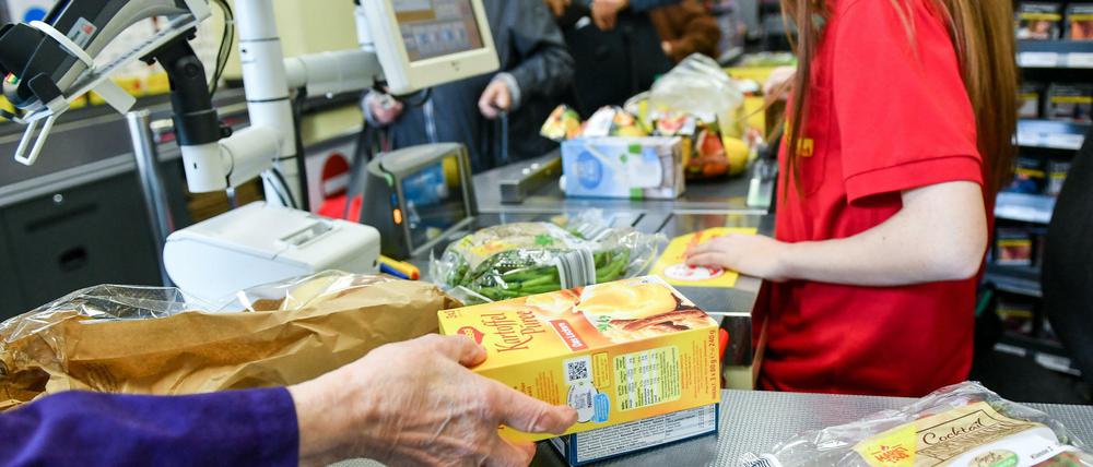 Einige Supermarktketten haben bereits beschlossen, künftig drei Prozent vom gesamten Einkauf abzuziehen. 