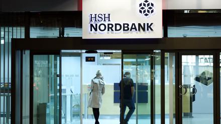 Die HSH Nordbank will mit ihrer dunklen Vergangenheit aufräumen und zahlt das Bußgeld widerspruchslos. 