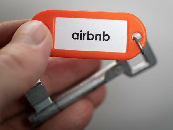 Mit einer neuen Strategie will Airbnb aus der Krise finden.