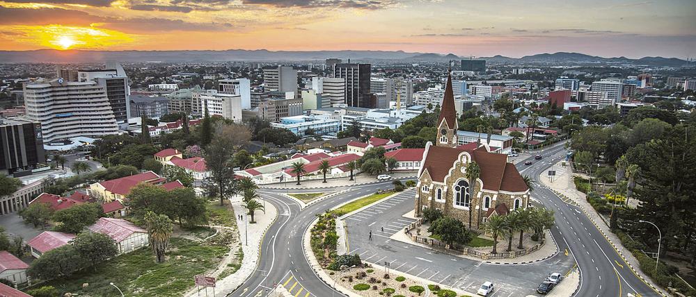 Mit rund 500.000 Einwohnern gehört Windhoek zu den eher beschaulichen afrikanischen Metropolen. Doch die namibische Hauptstadt ist ein starkes wirtschaftliches Zentrum mit viel Potenzial.