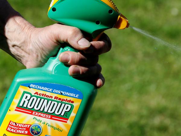 Der meistverkaufte Unkrautvernichter: das Glyphosathaltige Mittel Roundup aus dem Haus Monsanto. 