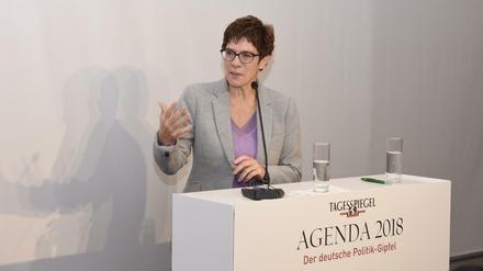 Gastrednerin Annegret Kramp-Karrenbauer (CDU), Ministerpräsidentin des Saarlandes, gab einen Vorgeschmack auf die Sondierungsgespräche mit FDP und Grünen.