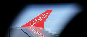 Air Berlin hat 2014 etwas mehr Fluggäste befördert - kommt über eine erneute Sanierung aber dennoch nicht rum.