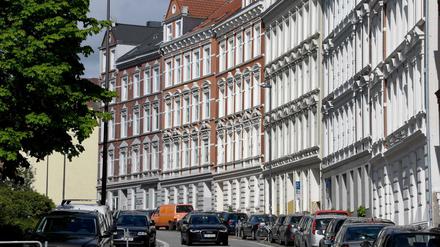Blick auf sanierte Altbauten in Kiel.