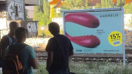 "Multiple Orgasmen": Der Sexshop Amorelie hat für zwei Wochen 200 große Plakatflächen gebucht - vorerst nur in Berlin.