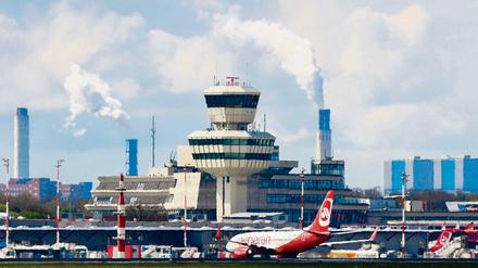 Flughafen Tegel. Air Berlins Probleme mit dem Bodendienstleister belasten den gesamten Airport.
