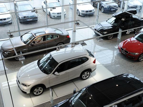 Sollten die Deutschen einen Anreiz bekommen, neue Autos zu kaufen? Das wird diskutiert.