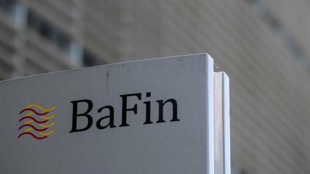 Im jahrelangen Streit um die Verzinsung von Prämiensparverträgen greift die Finanzaufsicht Bafin durch.