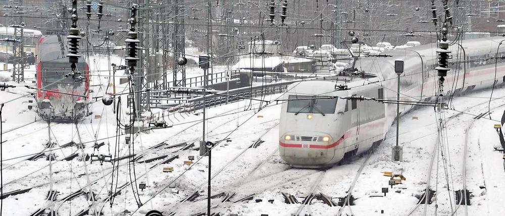 In Zukunft will die Deutsche Bahn besser auf Schnee und Eis vorbereitet sein, als in den vergangenen Jahren. 