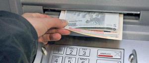 Geld auf Knopfdruck von falschen Kreditkarten: So einfach erbeuteten Diebe Millionen.