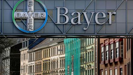 Der Leverkusener Konzern Bayer hält an seinem Gewinnziel fest.