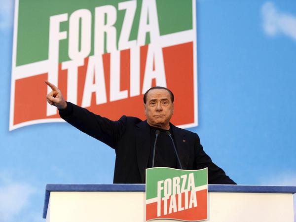 Italiens Ex-Premier Berlusconi am Mittwoch dieser Woche auf einer Kundgebung vor seinen Anhängern in Rom