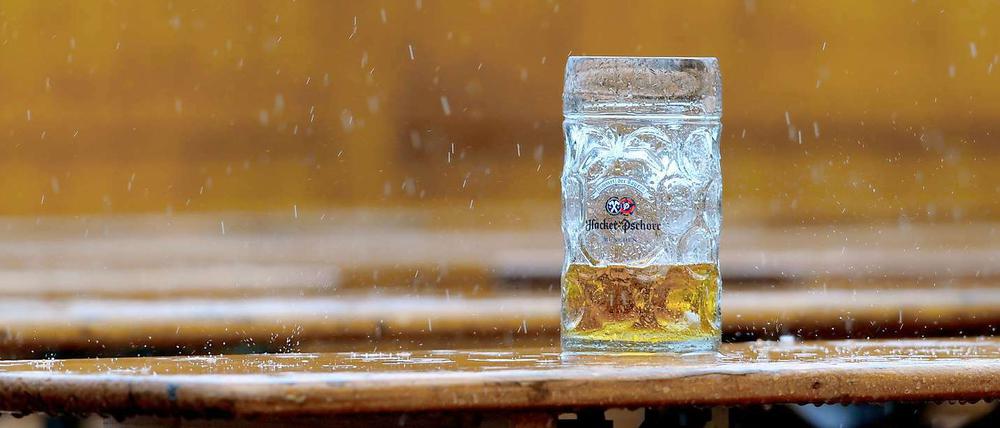 Die Deutschen trinken immer weniger Bier.