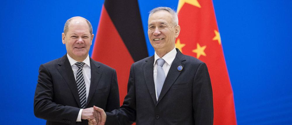 Bundesfinanzminister Olaf Scholz (l.) trifft Liu He, stellvertretender Ministerpräsident von China.