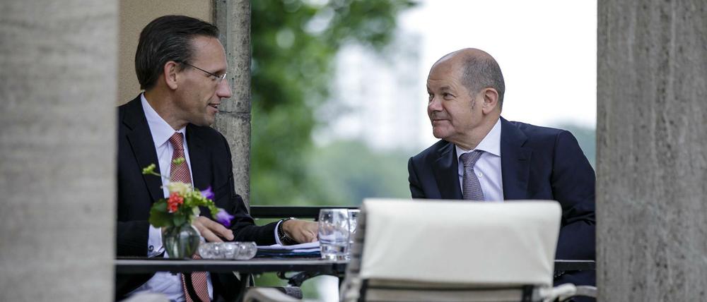 Bundesfinanzminister Olaf Scholz (SPD) und sein Staatssekretär Jörg Kukies im Juni 2018. Da waren Wirecard-Affäre und Bafin-Probleme noch nicht nah. 