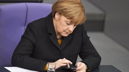 Digitalisierung ist für Kanzlerin Angela Merkel "Chefsache" - doch in der Regierung herrscht Kompetenzwirrwarr: In den insgesamt 14 Bundesministerien beschäftigen sich 482 Mitarbeiter verteilt auf 244 Teams in 76 Abteilungen mit digitalen Fragen. 