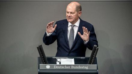 Steht vor einer schwierigen Aufgabe: Bundesfinanzminister Olaf Scholz (SPD). Es kommt weniger Geld rein, aber er muss mehr ausgeben.