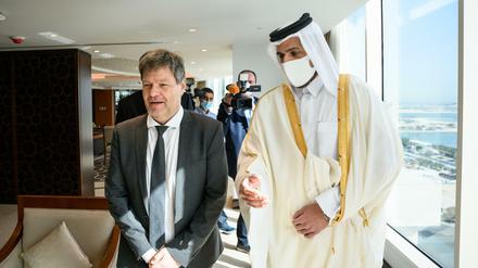 Robert Habeck und Scheich Mohammed bin Hamad bin Kasim al-Abdullah Al Thani, Minister für Handel und Industrie von Katar.