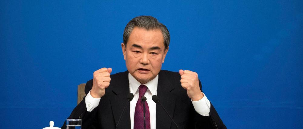 Der chinesische Außenminister Wang Yi spricht am Mittwoch in Peking auf einer Pressekonferenz während der Tagung des Volkskongresses. China hat vor einem schweren Konflikt mit Nordkorea gewarnt.