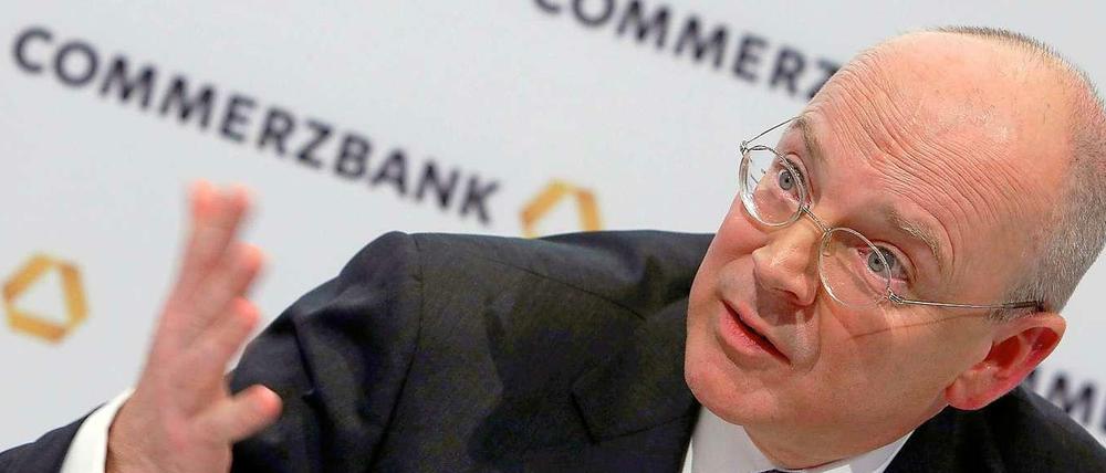 Commerzbank-Vorstandschef Martin Blessing macht wenig Hoffnung auf schnelle Erfolge beim Umbau der Bank-