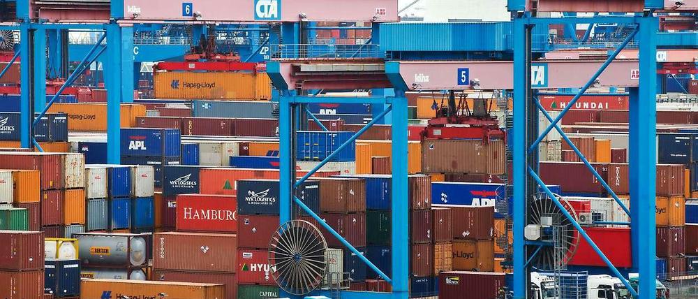 Wohlstand in Kisten. Der größte Teil des deutschen Exports wird per Schiff abgewickelt. 