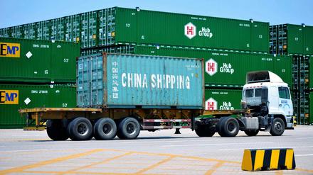China Shipping Container im Hafen von Qingdao