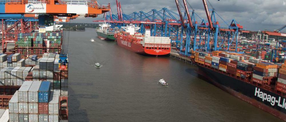 Container im Hafen von Hamburg. 