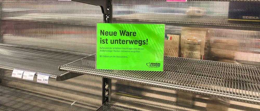 Ausverkauft: Supermarktregal in Leipzig.