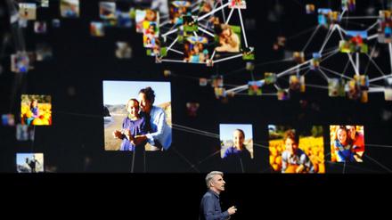 Auch Apples Foto-App soll interaktiver werden. Manager Craig Federighi stellt vor, wie.