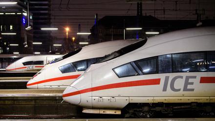 Auf die Plätze, fertig, los! Auch diese ICE-Züge am Münchener Hauptbahnhof sollen in Zukunft pünktlicher abfahren.