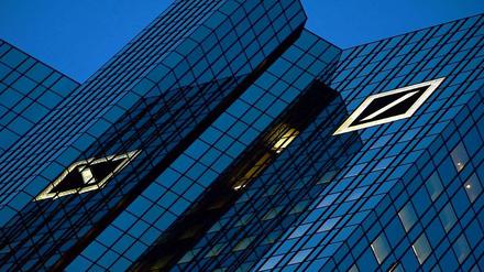 Ein Großaktionär aus Katar steigt bei der Deutschen Bank ein.