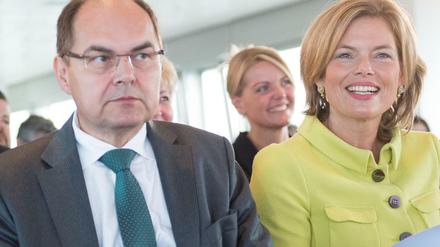 Christian Schmidt (CSU) geht, Julia Klöckner (CDU) kommt. Er sei jetzt ein "freier Mann", sagt Schmidt. 