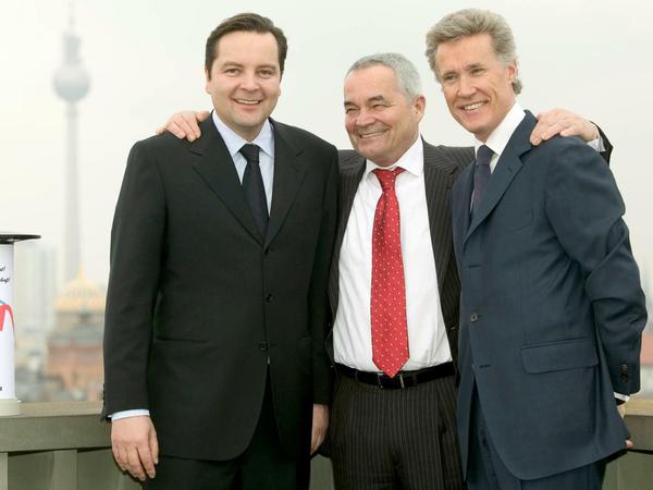 Nach der Übernahme der Mehrheit an der Berliner Wall AG 2009: Daniel und Hans Wall mit Jean Francois Decaux.
