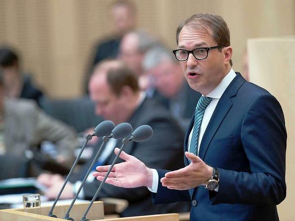 Bundesverkehrsminister Alexander Dobrindt warnt die GDL vor einem erneuten Streik.