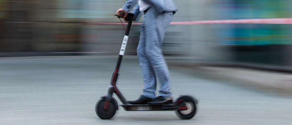 E-Roller auf Bürgersteigen sollen bald erlaubt sein.