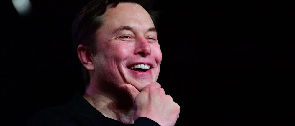 Ultrareich, aber kein Cent Steuern: Elon Musk hat gut lachen, das Finanzamt weniger.