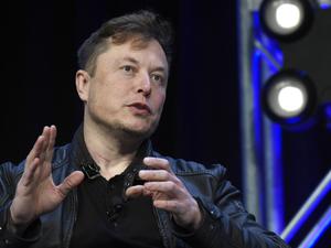 Elon Musk will mit einem seiner weiteren Unternehmen noch im kommenden Jahr Tests mit Computerchips im Gehirn beginnen (Archivbild).
