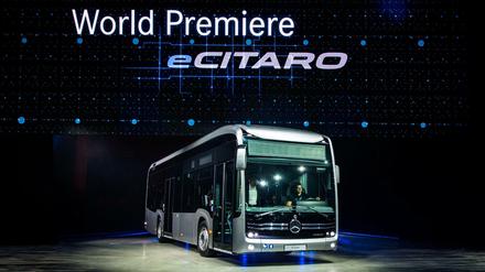 Späte Premiere. Daimler stellte den eCitaro , seinen ersten komplett elektrischen Stadtbus, in Mainz vor. 