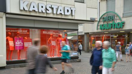 Karstadt und Galeria Kaufhof will rund 62 Filialen schließen.